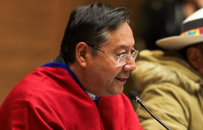 Arce dice estar firme para defender la democracia y la estabilidad social