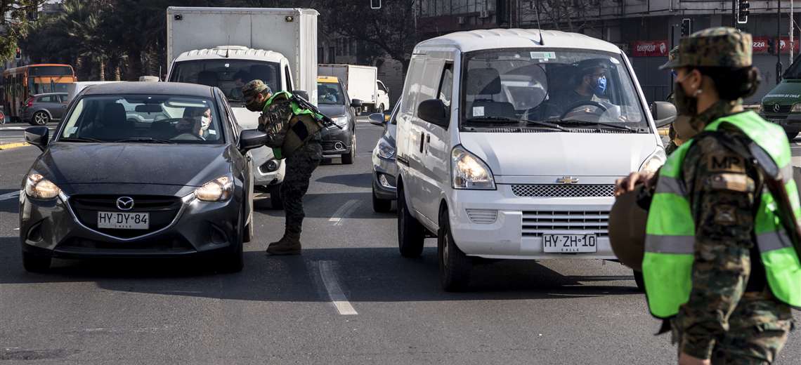 Chile endurece penas por no respetar cuarentena para detener contagios