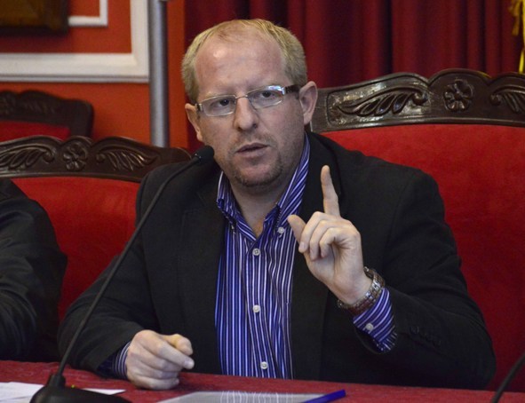 Gobernador de Tarija presenta proyecto de ley para reducir salarios del personal jerárquico del Gobierno departamental en más del 40 por ciento