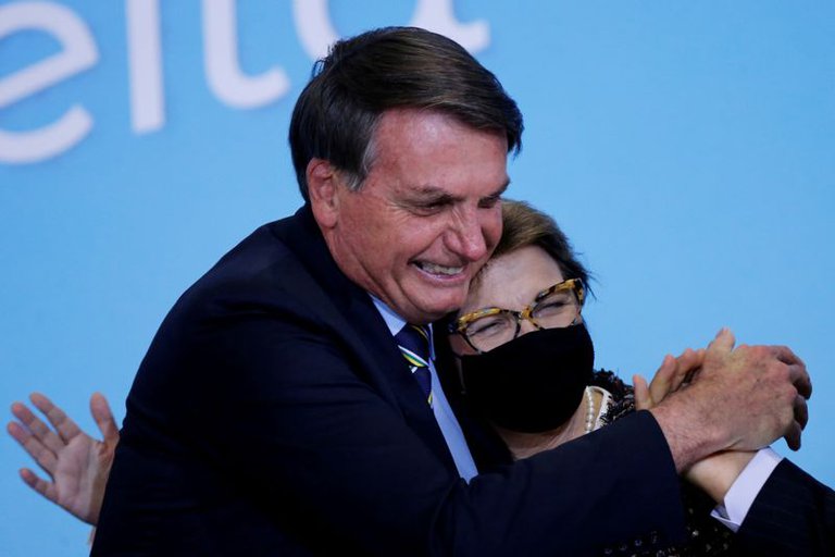 Jair Bolsonaro tiene síntomas de coronavirus y  se hizo un nuevo test