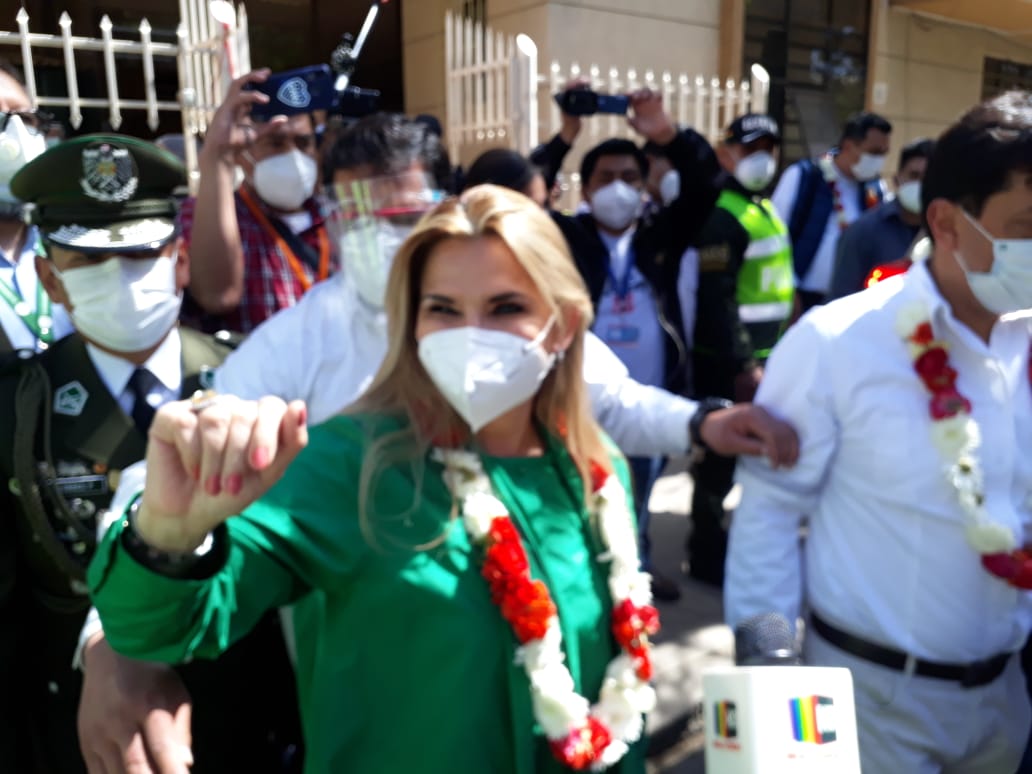 Gobierno entrega equipo de aféresis al Banco de Sangre de Tarija