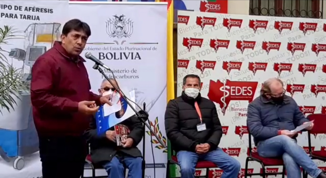 Ministro de Hidrocarburos entrega ambulancias e insumos médicos para hospitales de Tarija