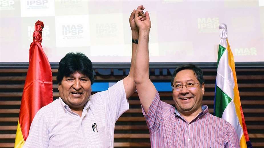 Evo lanza tuit sobre impuesto a fortunas y le piden que cocaleros también tributen