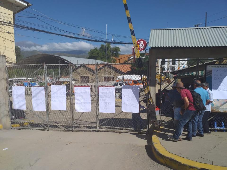 Trabajadores municipales acatan paro de 48 horas exigiendo un bono y equipos de bioseguridad al alcalde de Tarija