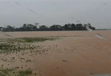 Desborde del río Piraí inunda cultivos en el norte cruceño