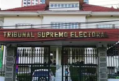 El TSE no sanciona al MAS y deja la decisión final al Tribunal Constitucional