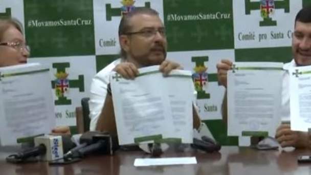 Presidente de Comité Pro Santa Cruz pide la renuncia de Salvador Romero