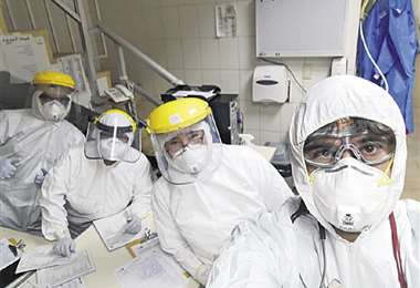 La pandemia ha puesto a prueba la cordura de los médicos en la trinchera