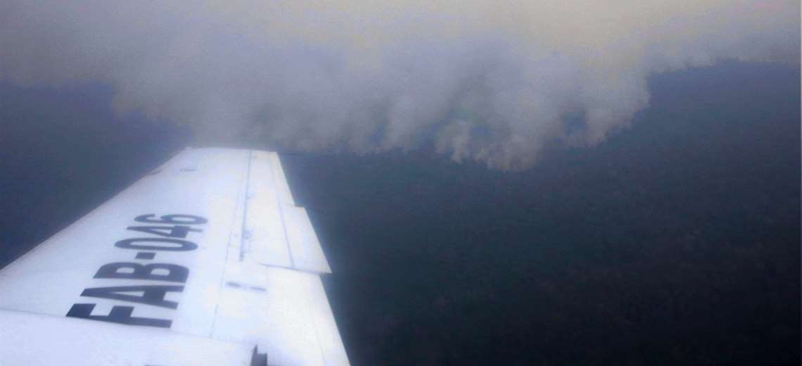 Cuatro aeronaves intentarán apagar el fuego en Copaibo