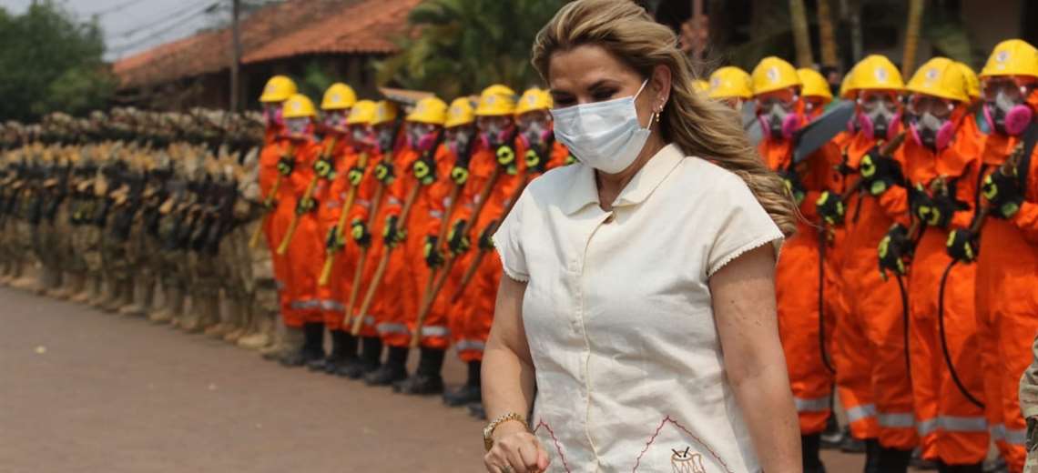 Áñez refuerza discurso de pedir ayuda internacional para combatir incendios
