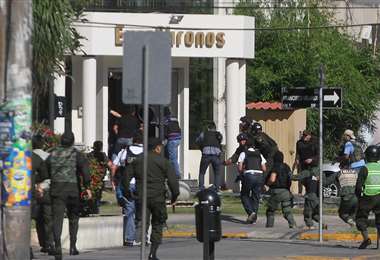 Pericia identifica al policía que disparó a matar al gerente de la joyería Eurochronos