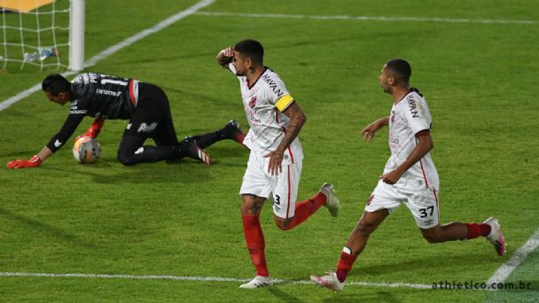 Wilsterman cayó en los últimos minutos ante el Atlético Paranaense