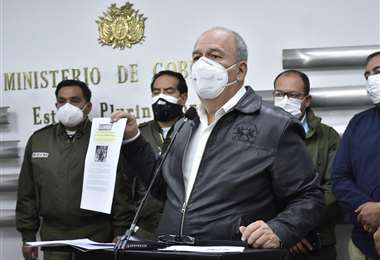 Gobierno instruye una auditoría a los ascensos al interior de la Policía Boliviana