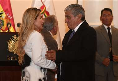 Ministro Arias dice que «se arruinó todo» con la postulación de Áñez