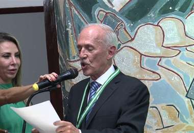 Padre de Camacho envía una carta a Arce y niega haberse reunido con militares y Policía
