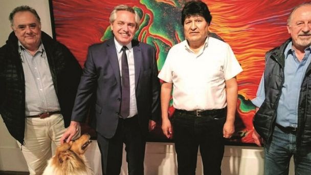 Comienza desmontaje de casos de Evo y él toma protagonismo