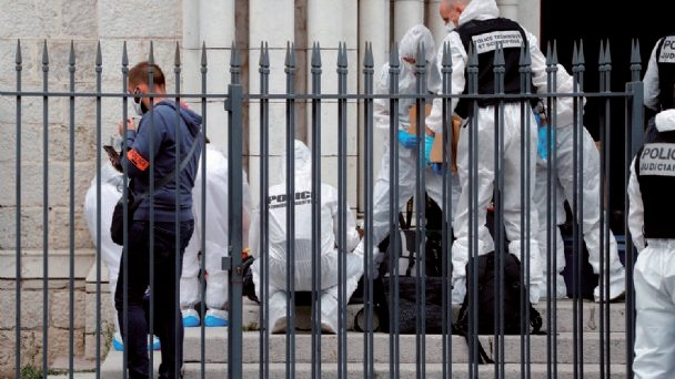 Francia en alerta máxima por ataque que dejó tres muertos