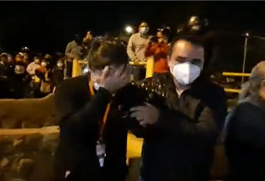 Mesa condena violencia contra parlamentarias en Cochabamba