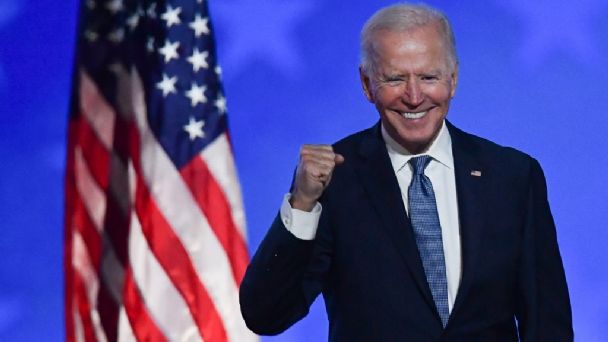 Biden más cerca de la Casa Blanca tras aventajar a Trump en reñido escrutinio