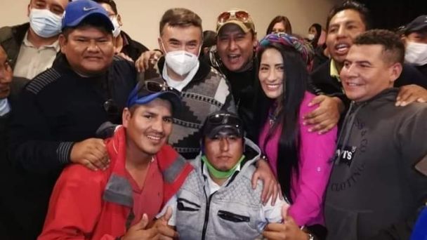 Informan que Quintana y Alanoca abandonaron la residencia de la embajada mexicana