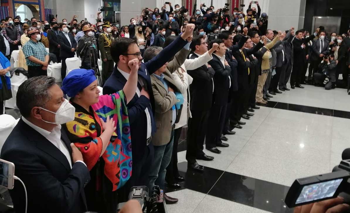 Arce posesiona a su Gabinete con 16 ministros