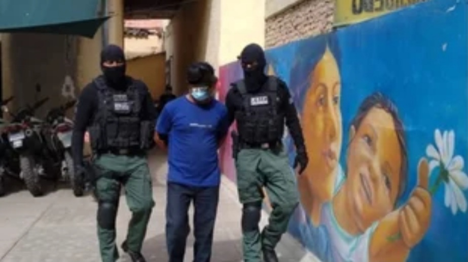 Seguridad: Con agujetas de zapatillas asesinó a su novia en La Paz