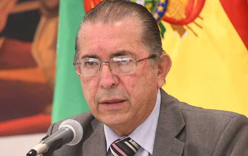 Navidad: Ministerio de Salud recomienda evitar dar la mano, besos y abrazos en reuniones familiares