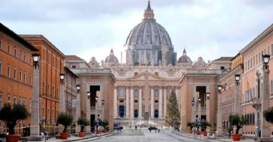 Muere con Covid-19 médico personal del papa, Fabrizio Soccorsi