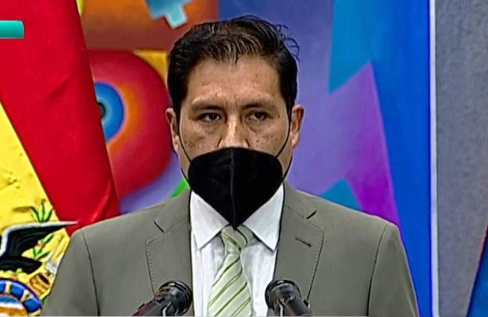 Jeyson Auza Pinto fue posesionado como nuevo Ministro de Salud