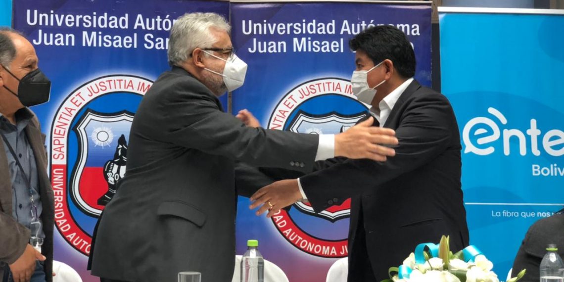 La Universidad Juan Misael Saracho y Entel firman un convenio para apoyar la teleeducación