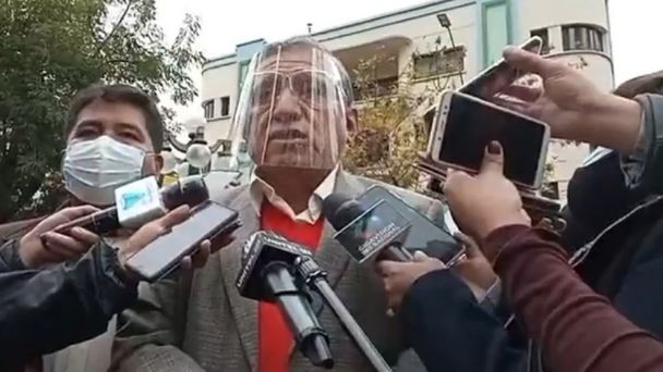 Fiscalía imputa a Iván Arias por una designación y pide su arraigo