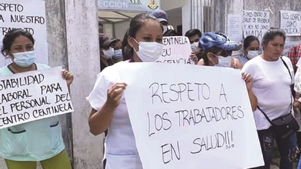 Más de 2.000 médicos de 5 regiones no reciben sueldos desde hace 2 y 3 meses