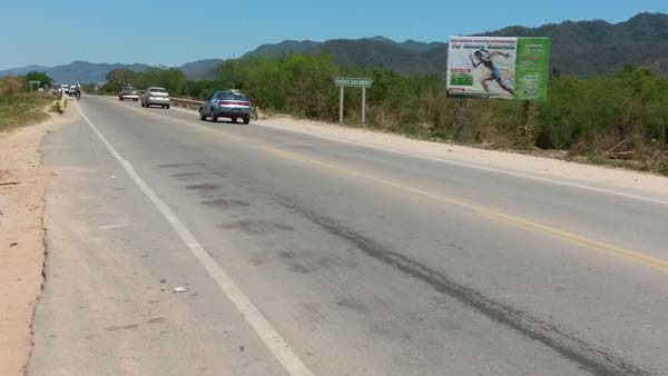 Estudiantes de enfermería de Yacuiba dan cuarto intermedio al bloqueo de la Ruta 9