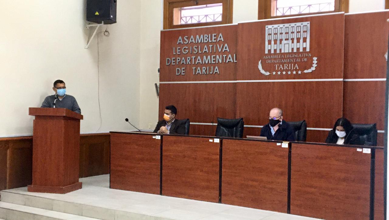 Montes propone siete medidas para frenar endeudamiento de la Gobernación