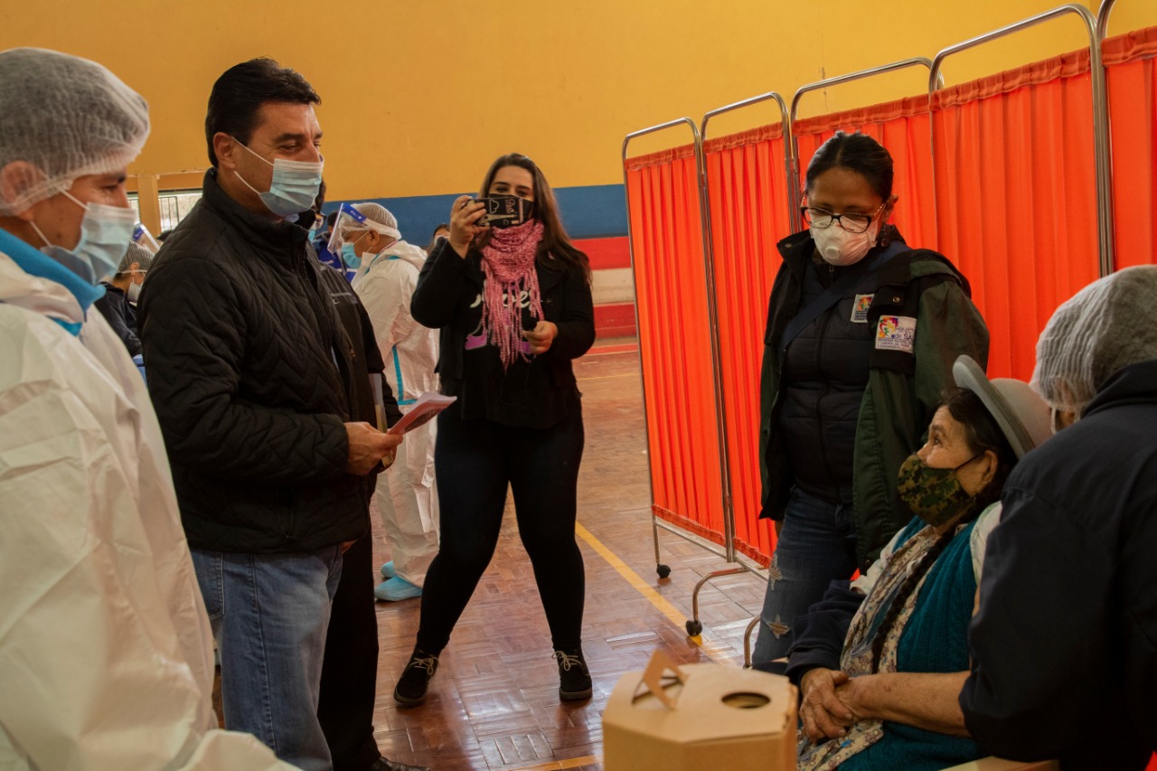 Gobernación, Alcaldía de Tarija y personal de salud coordinan acciones de lucha contra el Covid