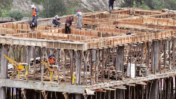 Un ingeniero muere tras caer del piso 19 de un edificio en construcción