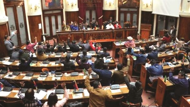 Tras rechazo generalizado, el MAS congela tratamiento del proyecto de Impuestos a los Servicios Digitales