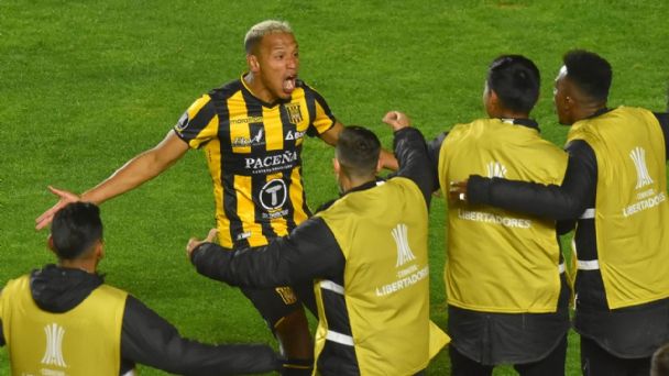 El Tigre recupera la fe al vencer a Barcelona de Guayaquil en La Paz