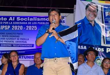 Quintana explota contra renovadores del MAS y Cuéllar le recuerda que ganaron sin ellos