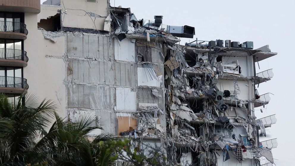 Se derrumbó un edificio residencial en Miami: al menos un muerto y varios heridos