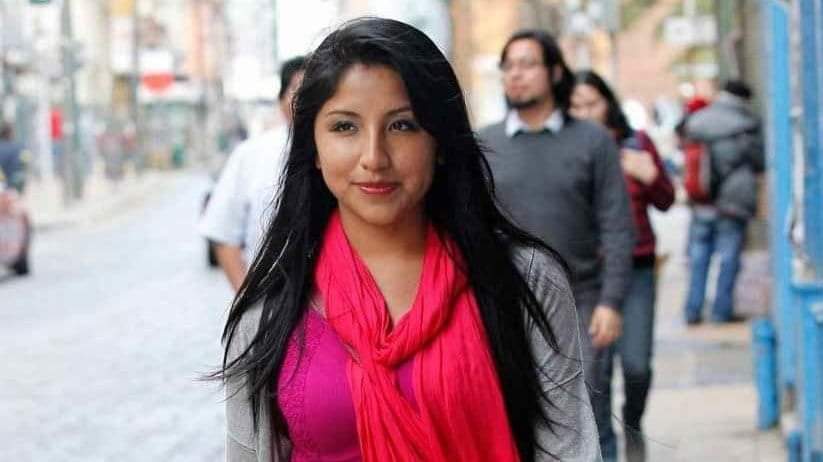 Hija de Evo Morales recibe vacuna anticovid siendo menor de 30 años