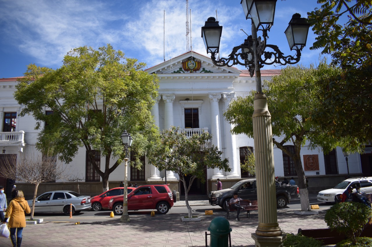 Gobernación de Tarija busca apoyo internacional para equipar el Materno Infantil