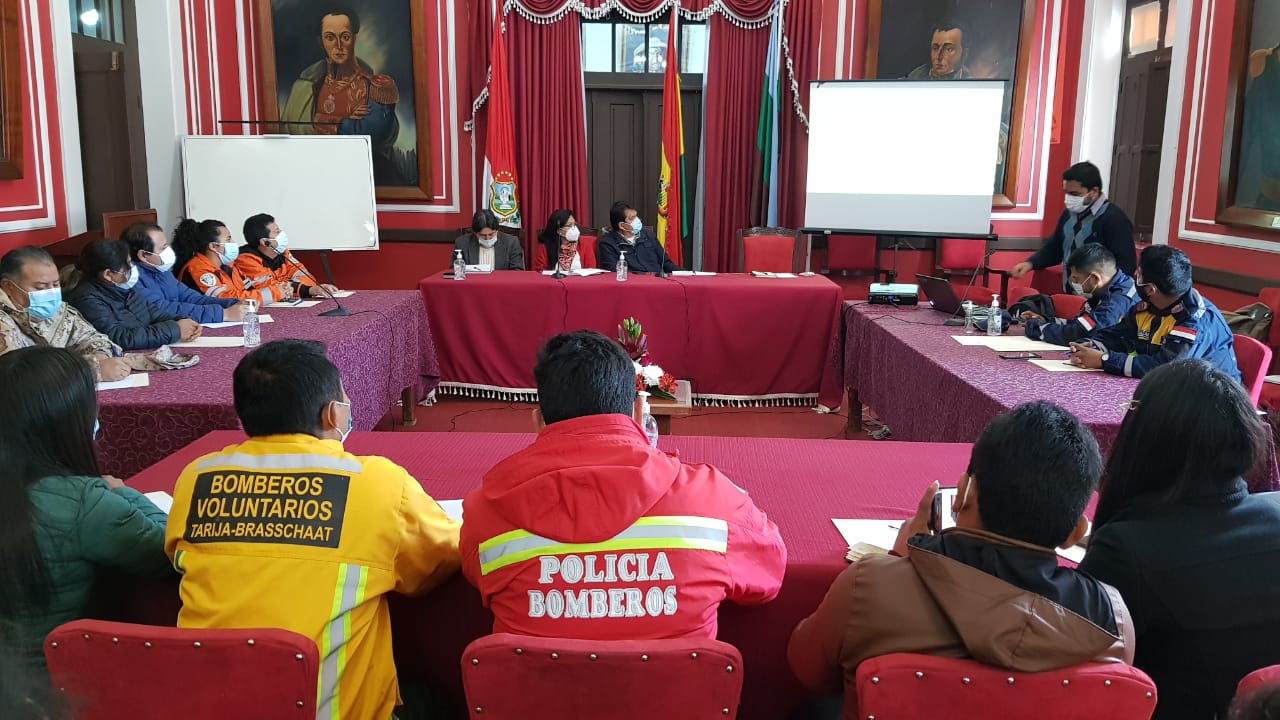 Gobernación de Tarija presentó Plan departamental de contingencia contra incendios forestales
