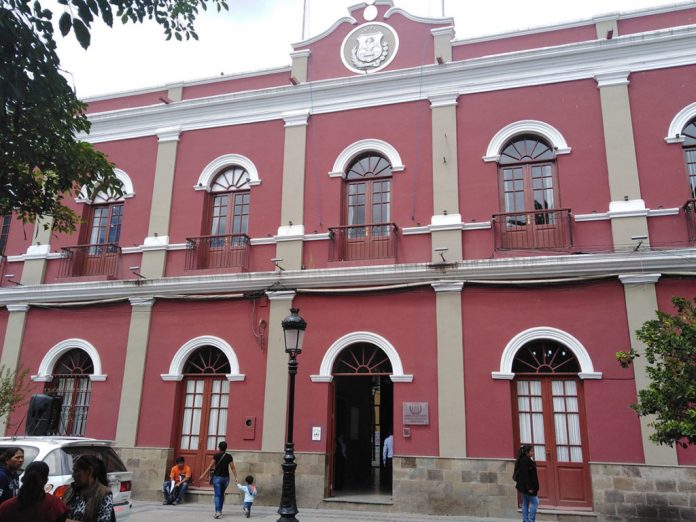 Concejo Municipal trabaja una norma de radicatoria de vehículos para que paguen impuestos en Tarija