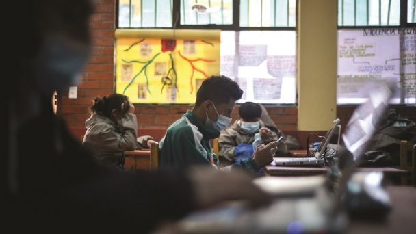 30% de estudiantes reprobaron el primer trimestre por falta de internet y equipos