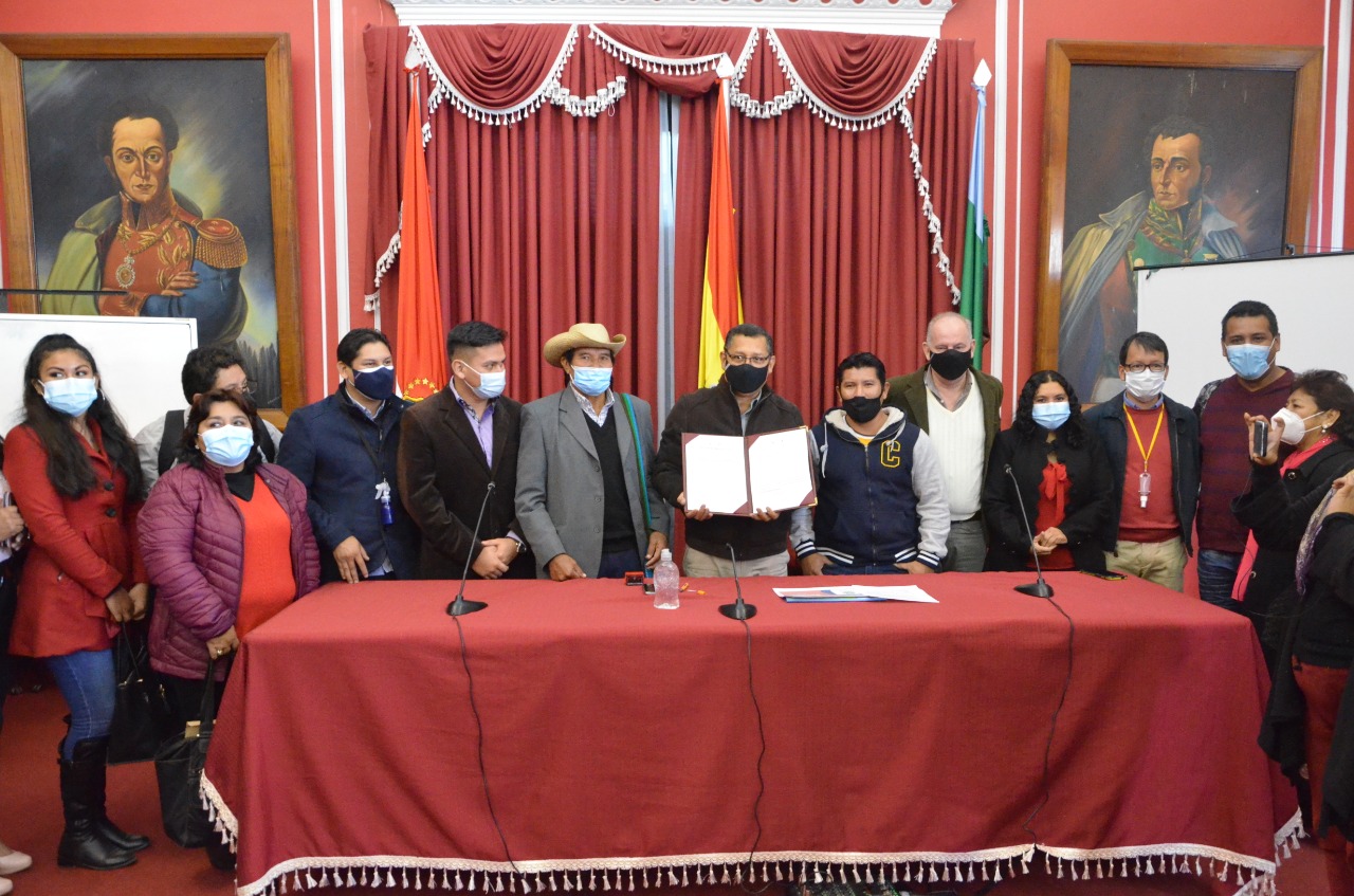 Gobernador de Tarija promulgó las modificaciones a Ley LOED