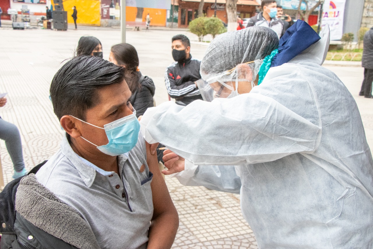 Los más jóvenes son los que acuden a vacunarse en los puntos de vacunación