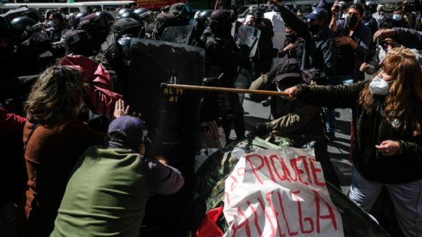 Policía gasificó a pacientes renales y con cáncer en huelga de hambre