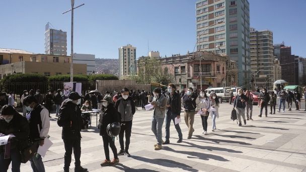 Reclamos y bloqueos, regiones exigen segunda dosis Sputnik