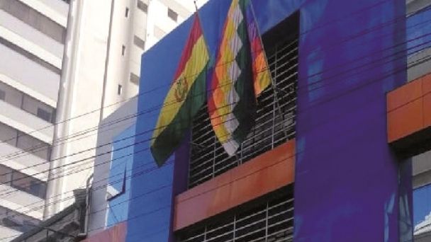 Proyecto de ley prevé poder irrestricto a la UIF para investigar sin orden judicial
